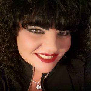 Meet your Posher, Becky